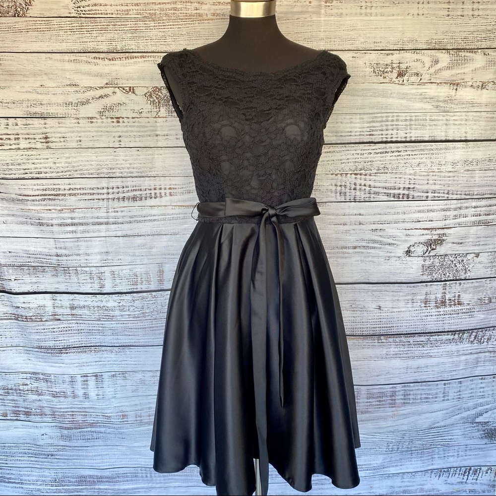MORI LEE BY MADELINE GARDNER Black Lace Dress 10